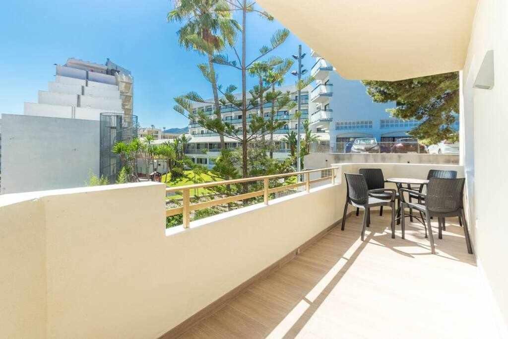Santa Marta Al Lado De Los Servicios Y De La Playa Benalmádena Exterior foto