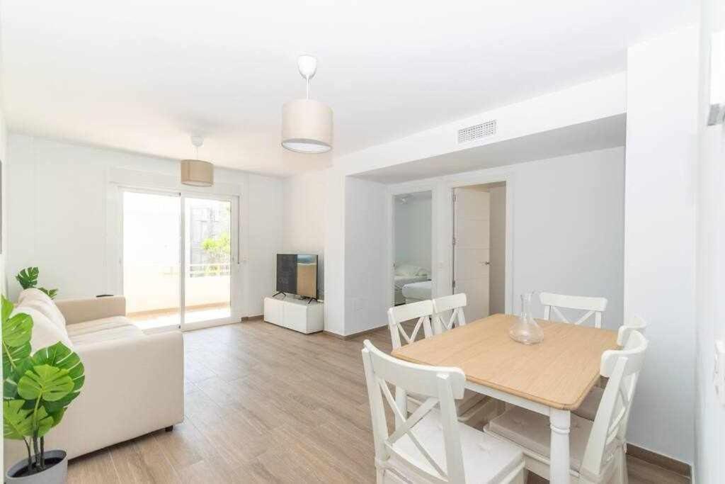 Santa Marta Al Lado De Los Servicios Y De La Playa Benalmádena Exterior foto